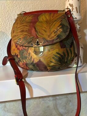 ✨ Patricia Nash Leather Crossbody Floral Leaf Print / Boho Luxe✨
